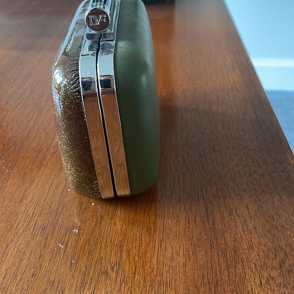 NWT Diane Vonfurstenberg green clutch 5.5 x 4 x 2 Von Furstenberg - Picture 4 of 11